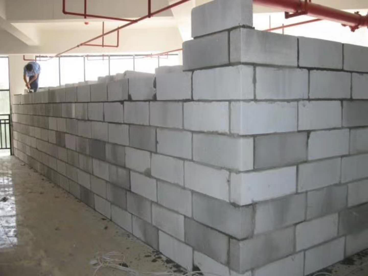 吕梁蒸压加气混凝土砌块承重墙静力和抗震性能的研究